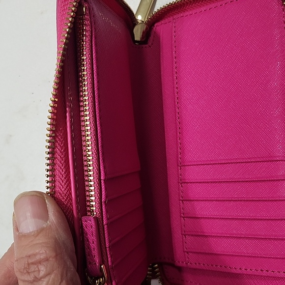 Tory Burch Emerson L-Zip Continental Wallet - Picture 7 of 8